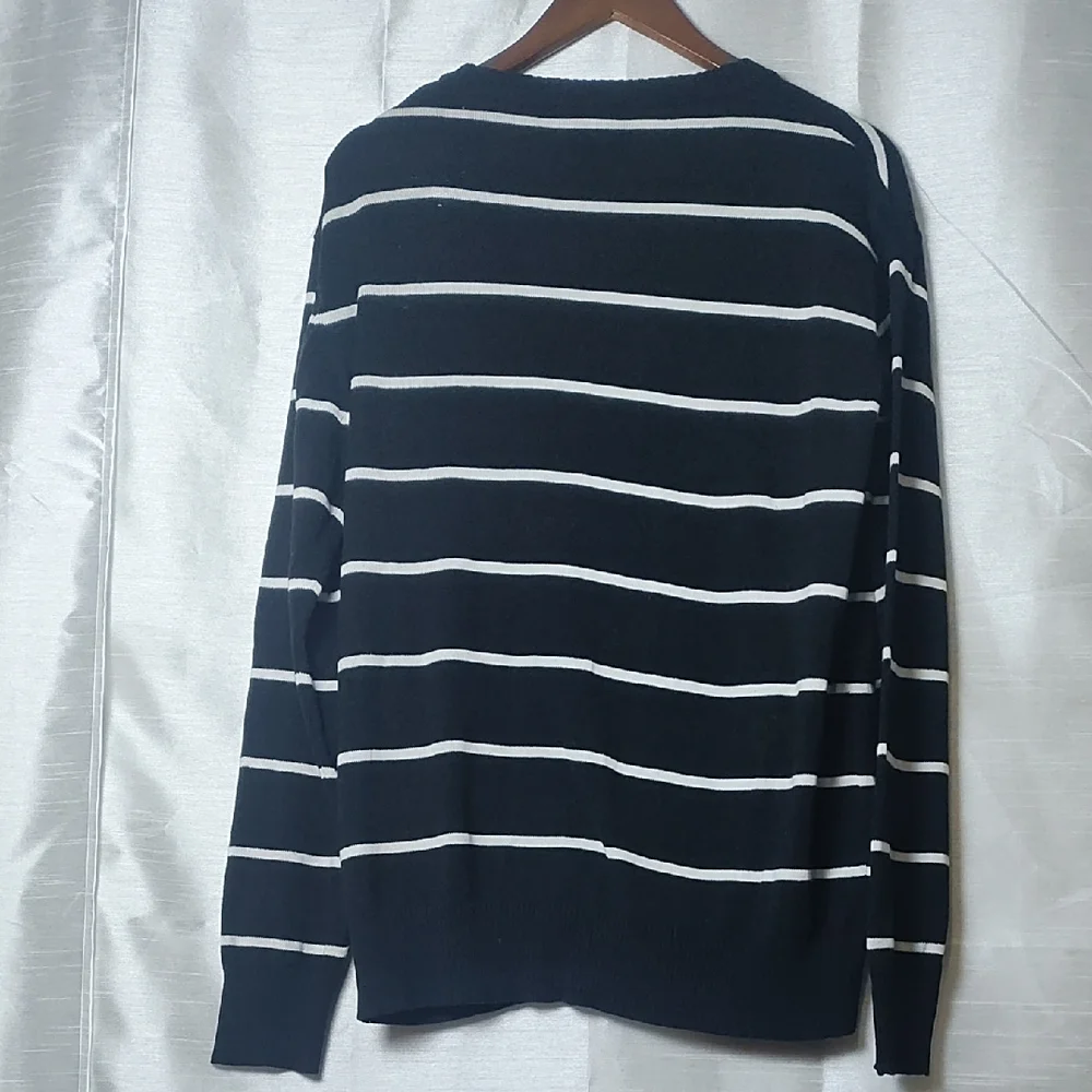 South Pole Black‎ and White Zip Up Sweater